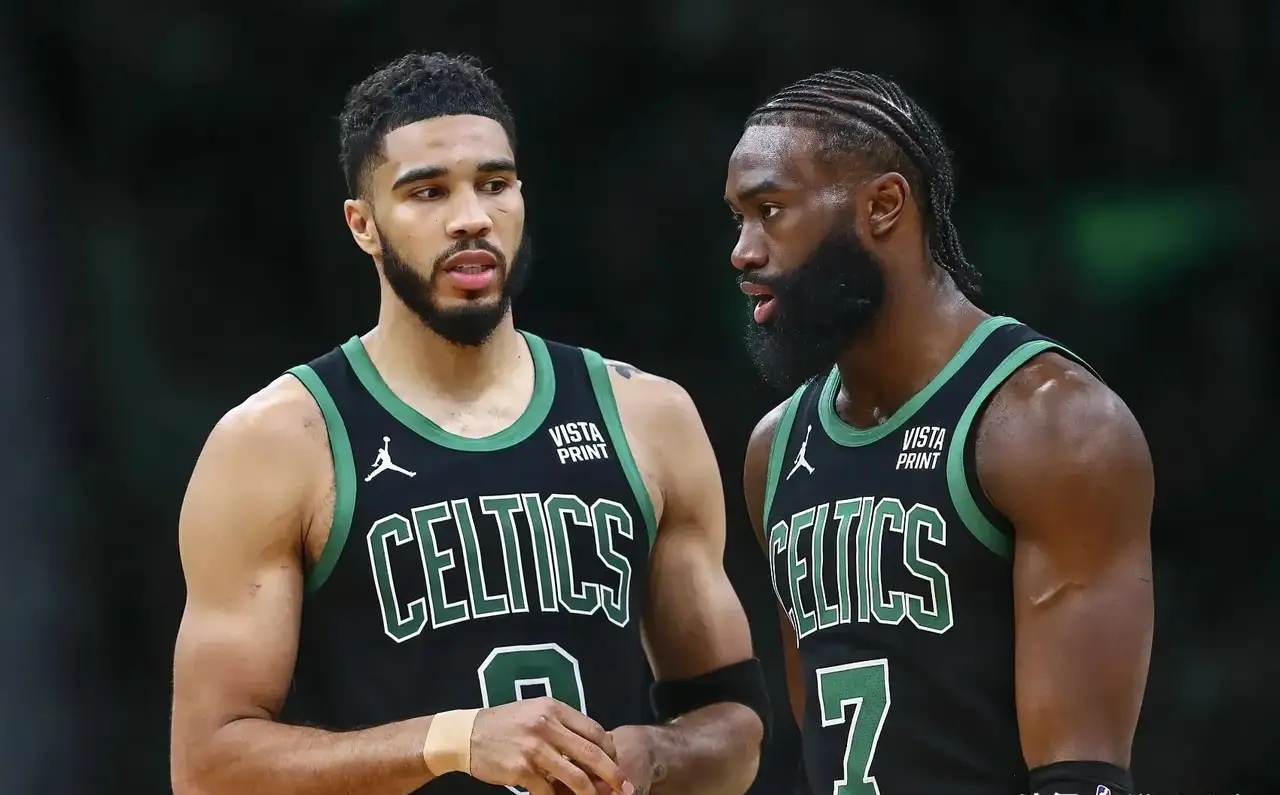 波士顿凯尔特人关键时刻扳平良机，志在荷甲名次提升，更衣室稳定，赛季目标并未改变的简单介绍